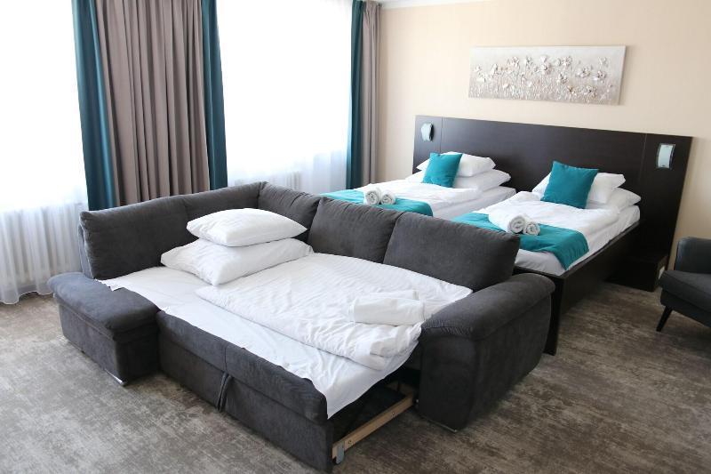 Hotel Crystal Кошице Екстериор снимка
