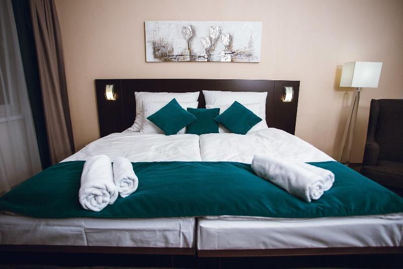 Hotel Crystal Кошице Екстериор снимка