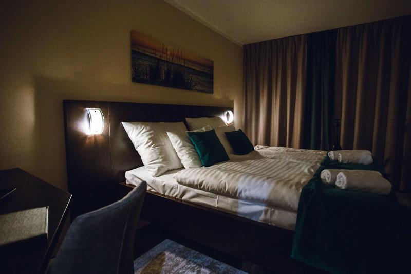 Hotel Crystal Кошице Екстериор снимка