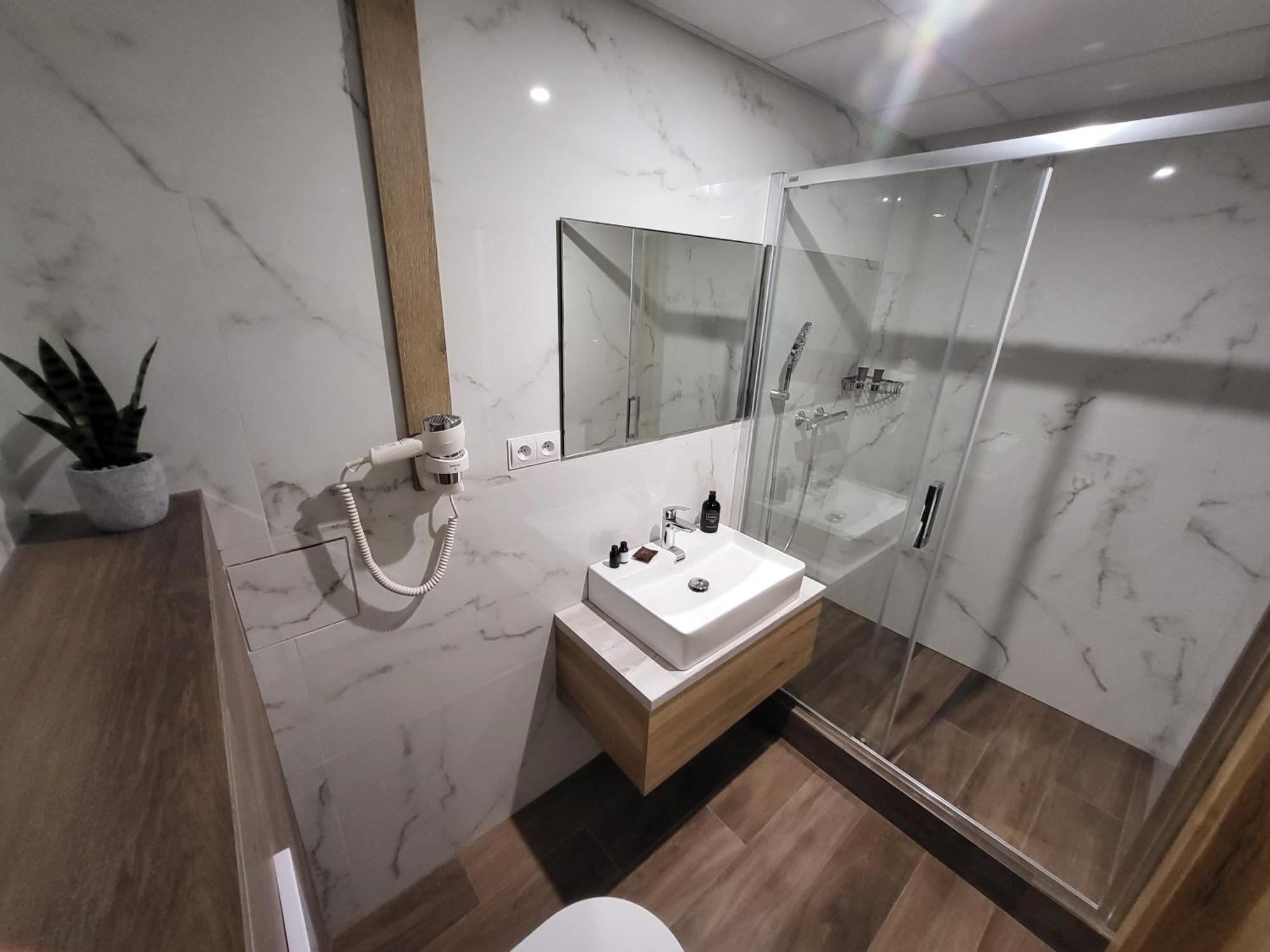 Hotel Crystal Кошице Екстериор снимка