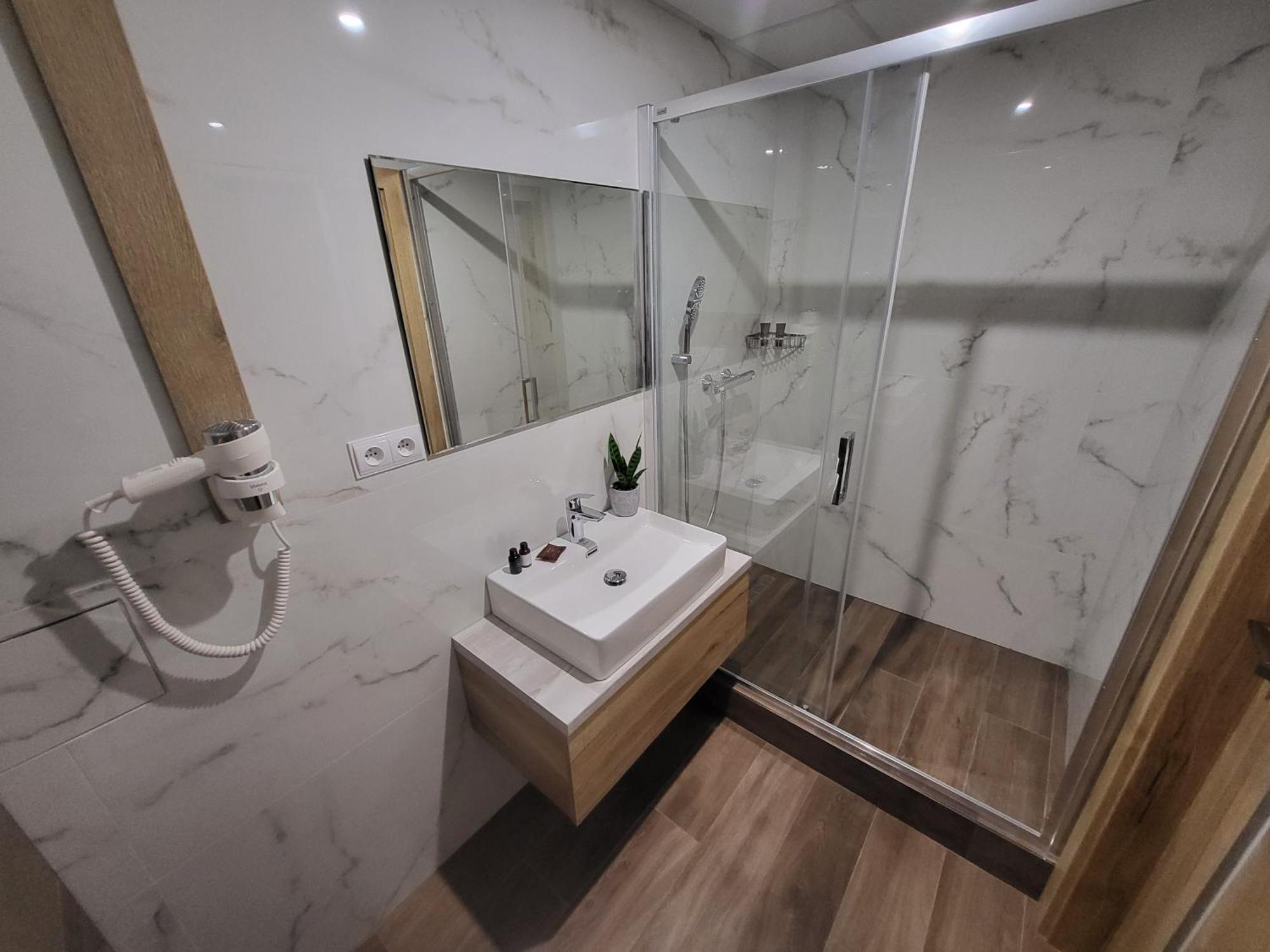 Hotel Crystal Кошице Екстериор снимка