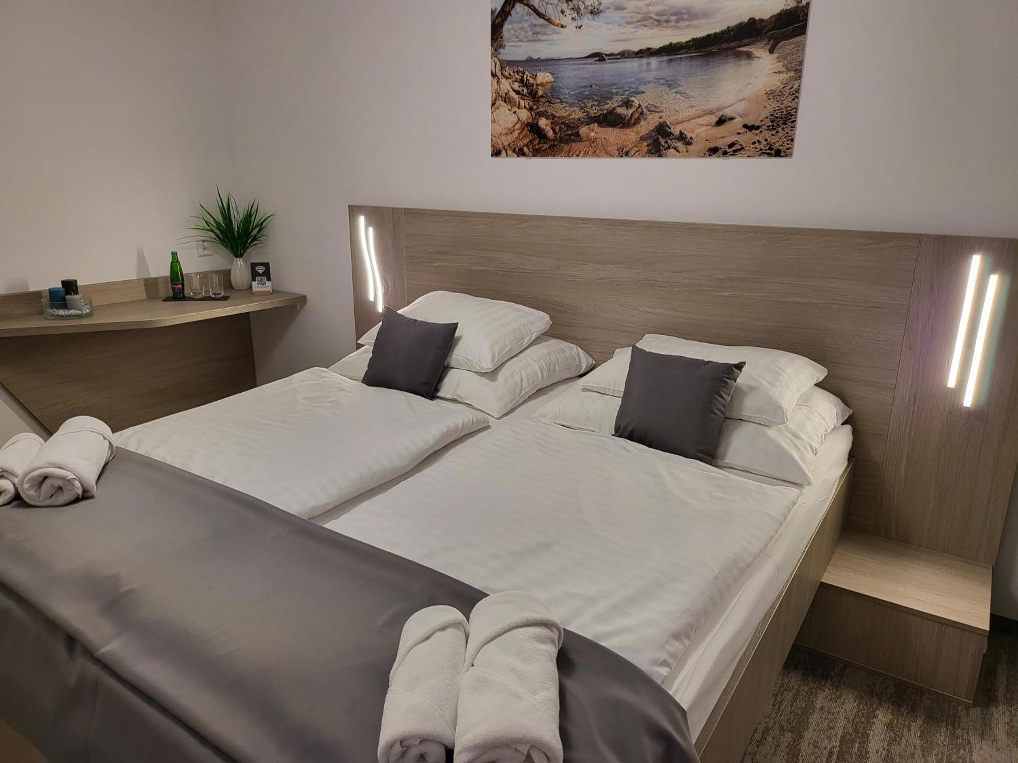 Hotel Crystal Кошице Екстериор снимка