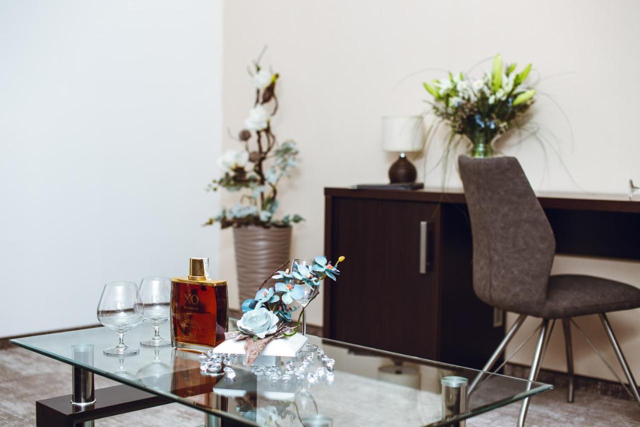 Hotel Crystal Кошице Екстериор снимка