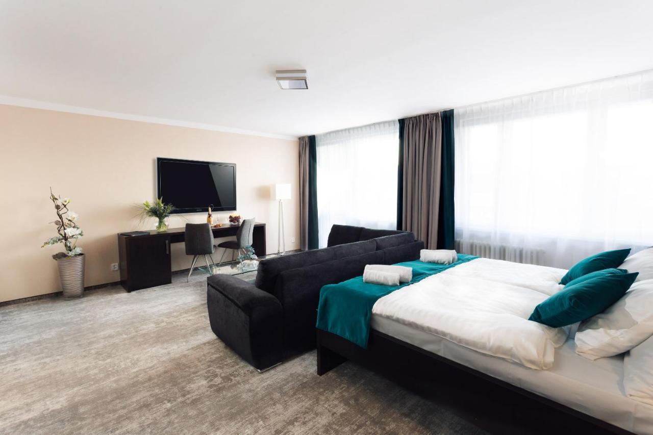 Hotel Crystal Кошице Екстериор снимка